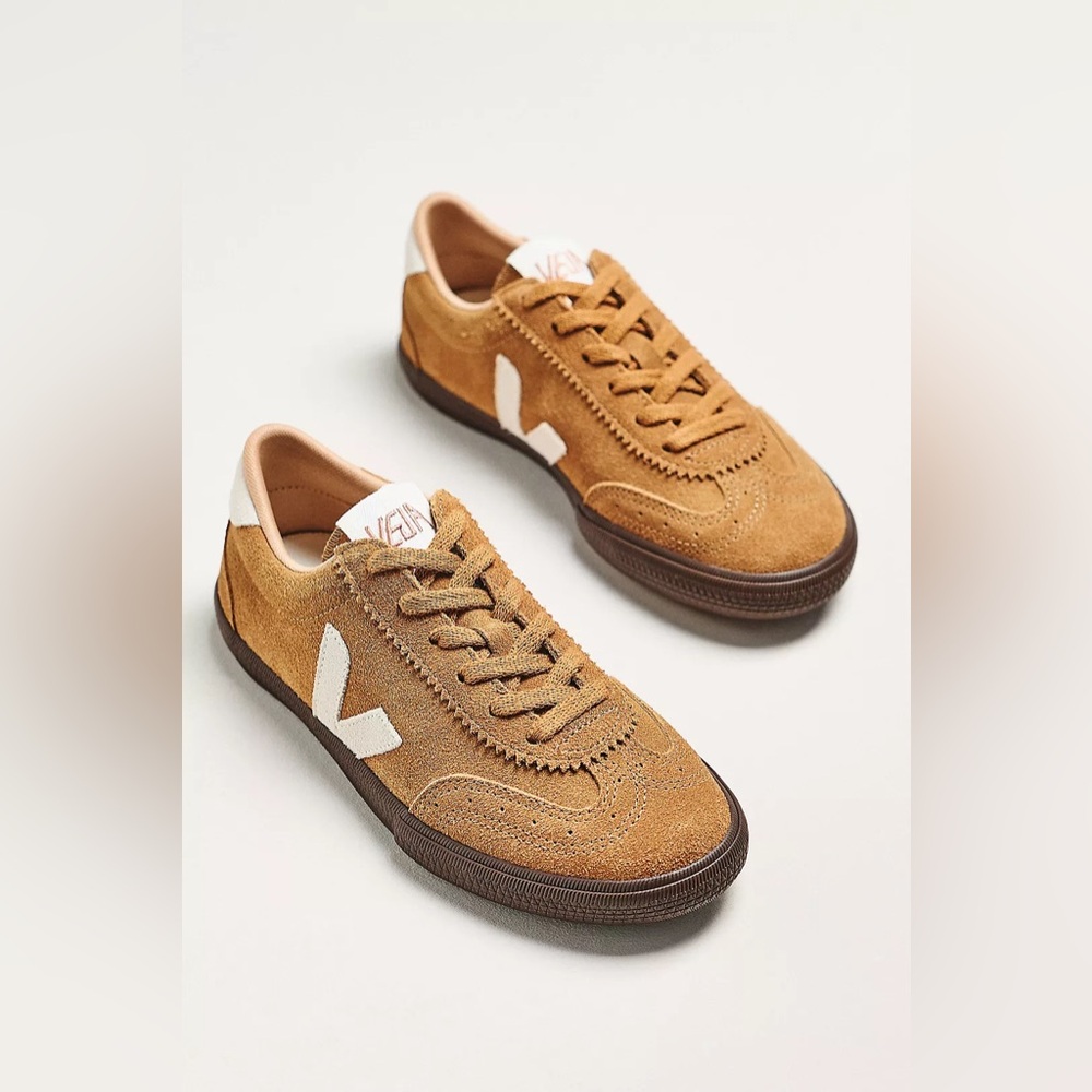 NWT VEJA Women's Volley Tent Sneakers